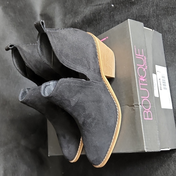 Short black bootie shoe - Picture 2 of 3